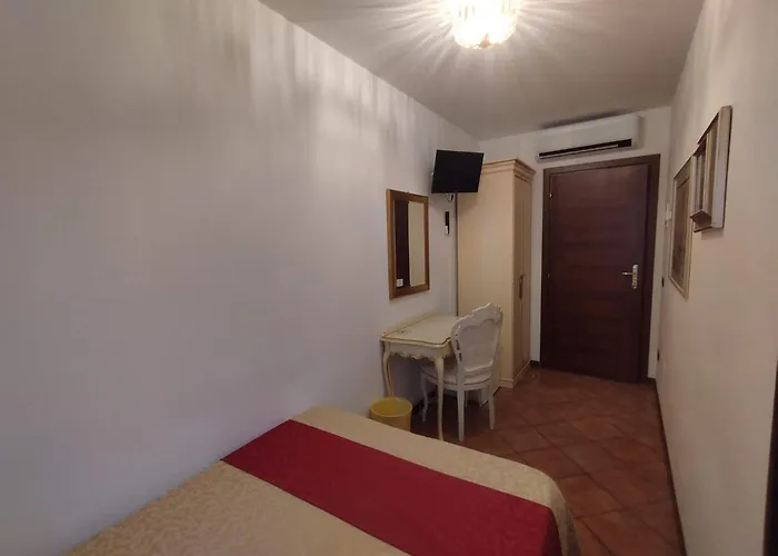 SS. Giovanni E PaoloAlbergo